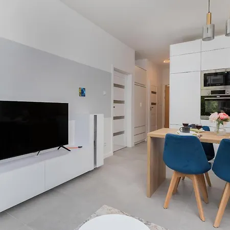 Apartment With Terrace And Gym